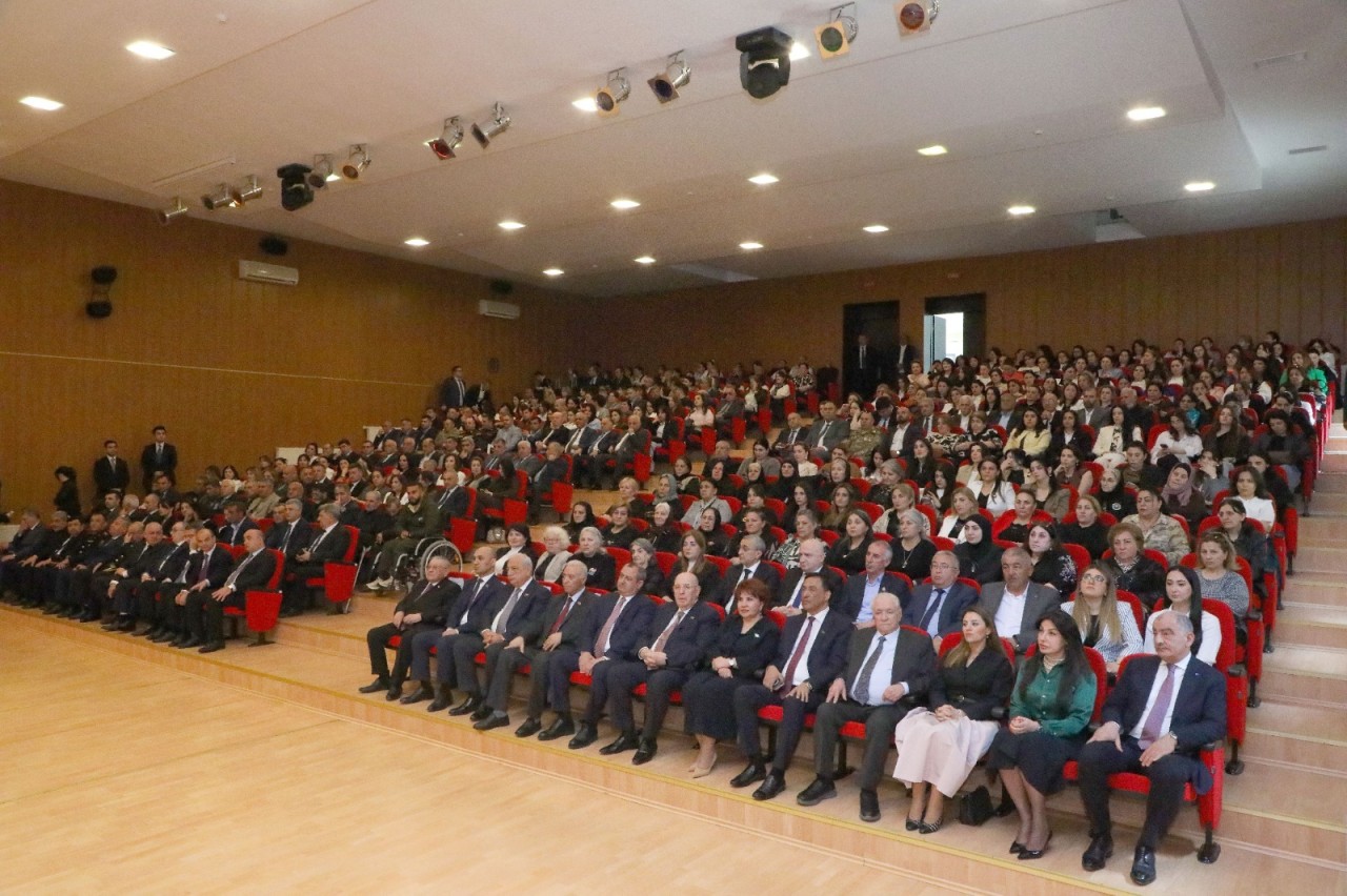 Suraxanıda Ulu Öndərin anadan olmasının 103-cü ildönümü qeyd edildi - FOTOLAR